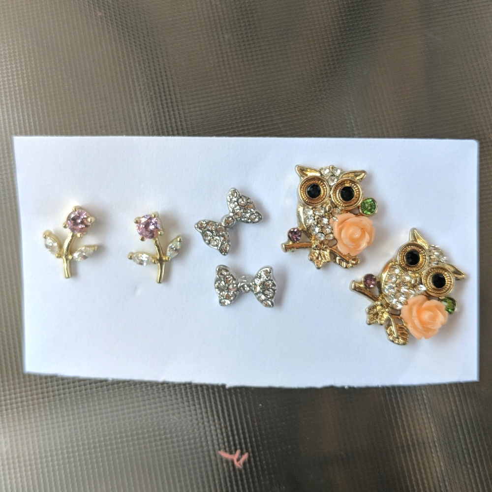 Three pairs of earings